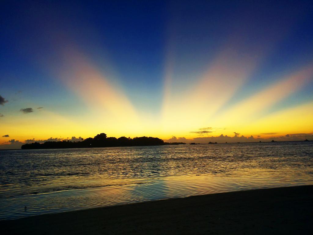 Ras Beach Inn Rasdhoo Exterior photo